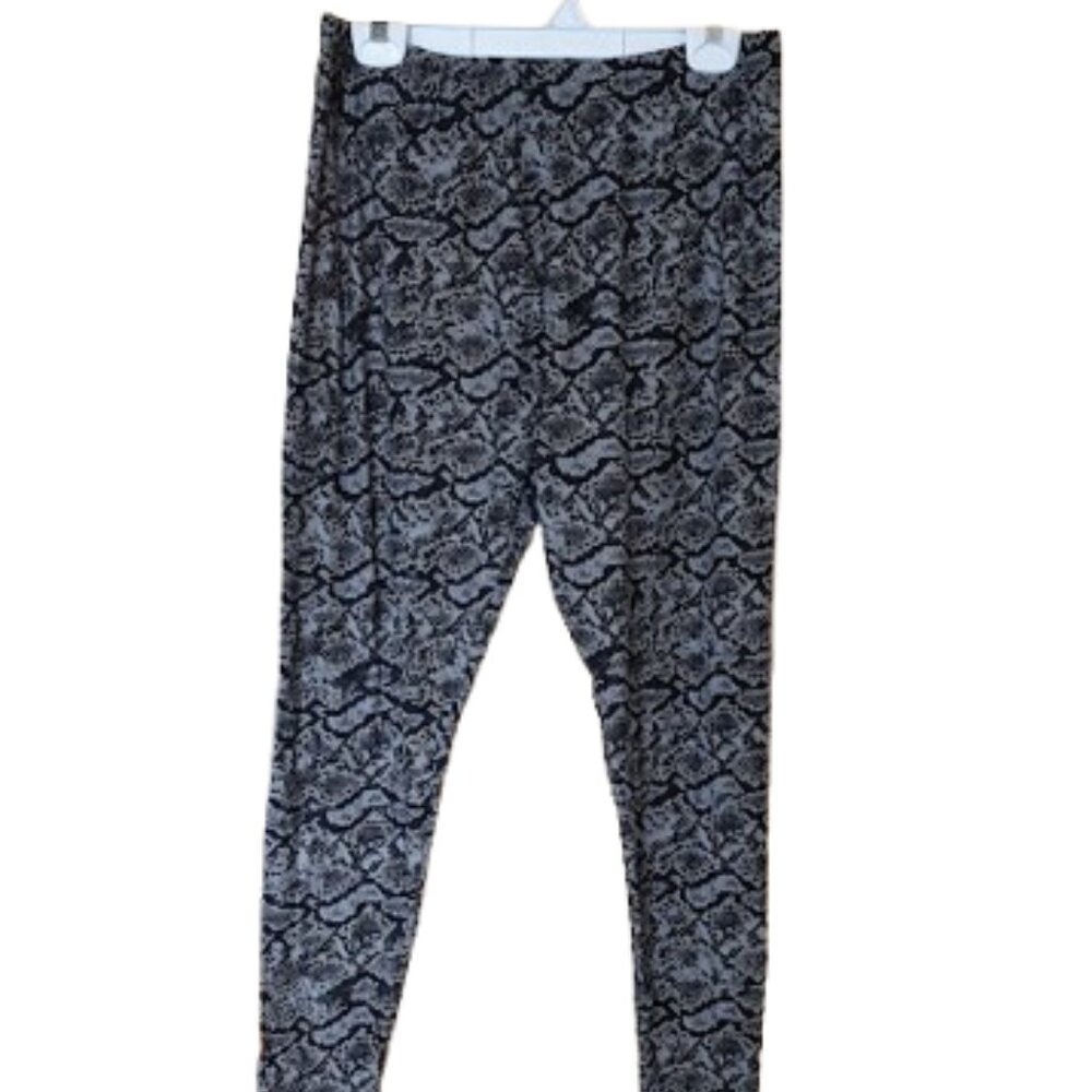 Black and White Leggings Size Plus 2